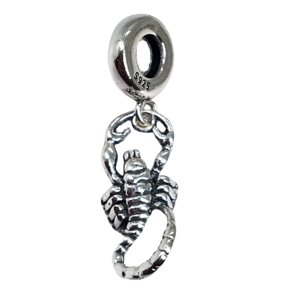 PCHARM2962$1 COLGANTE DE ALACRAN
