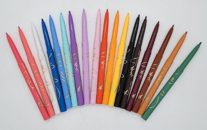 DELINEADOR DE OJOS DE COLORES KISS BEAUTY