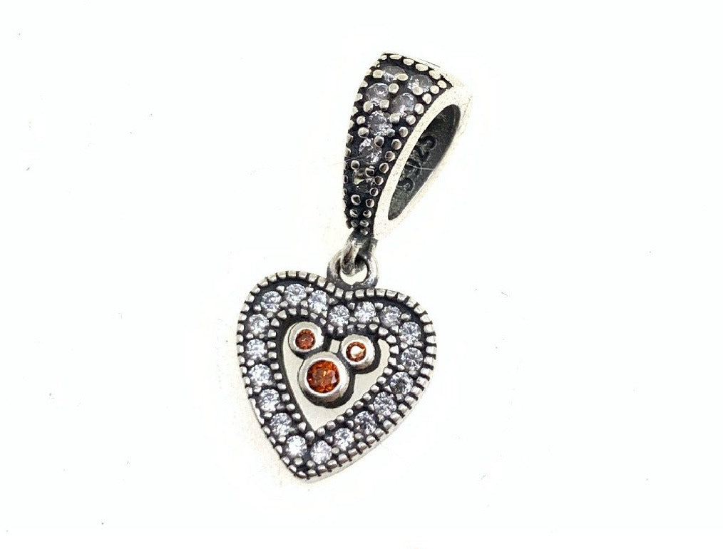 PCHARM2523 COLGANTE DE CORAZON CONA FORMA DE LA CABEZA DE MICKEY MOUSE EN MEDIO