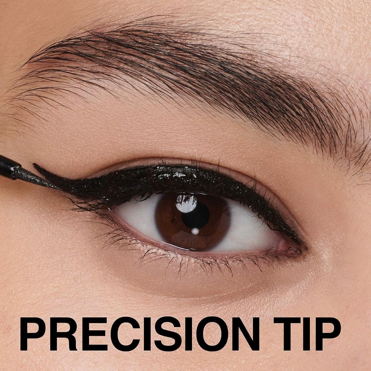 DELINEADOR DE OJOS LIQUIDO CON PUNTA PINCEL FLEXIBLE TONO 002 DARK HENNA BROWN TATTOO STUDIO MAYBELLINE 2.5ML