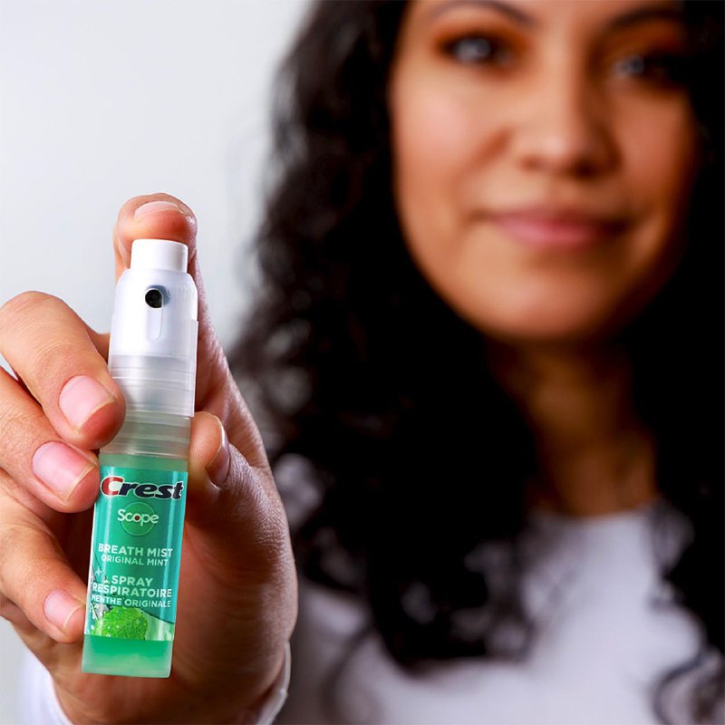 SPRAY BUCAL DE MENTA PARA EL ALIENTO PAQUETE DE 4 CREST