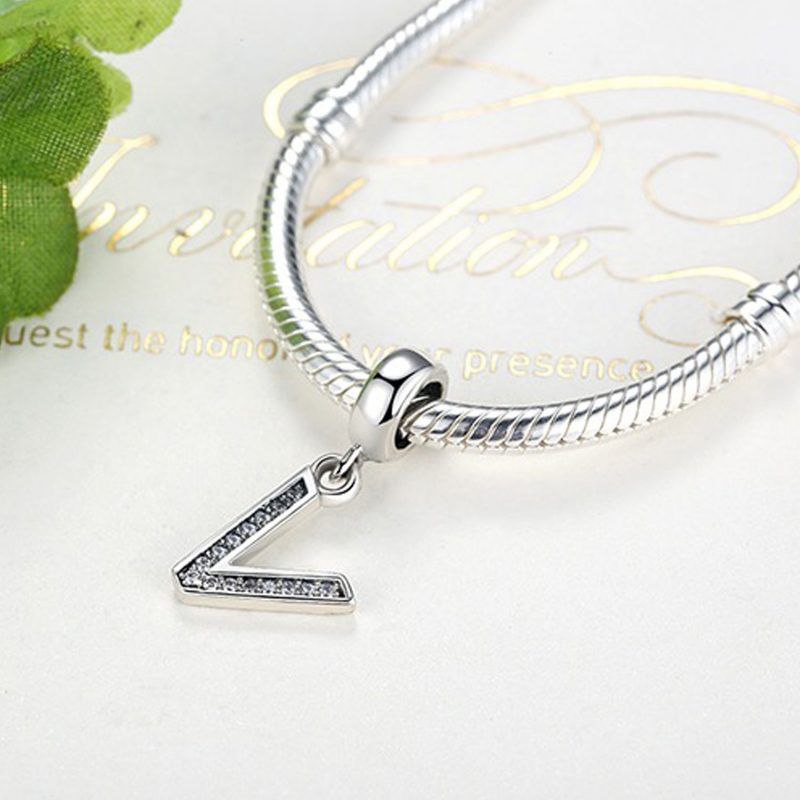 PCHARM807 LETRA V PANDORA PLATA 9.25