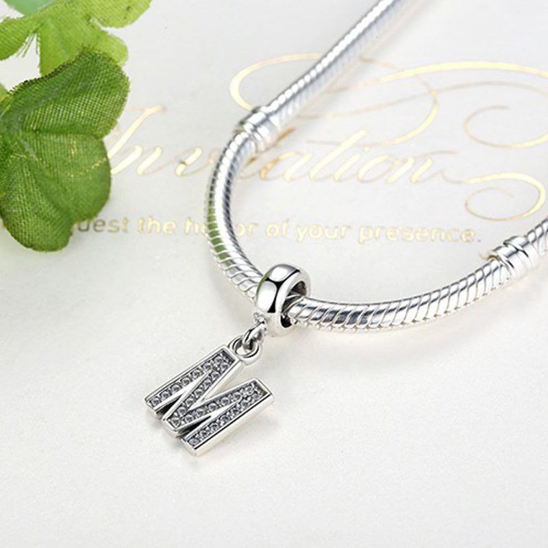 PCHARM800 LETRA M PANDORA PLATA 9.25