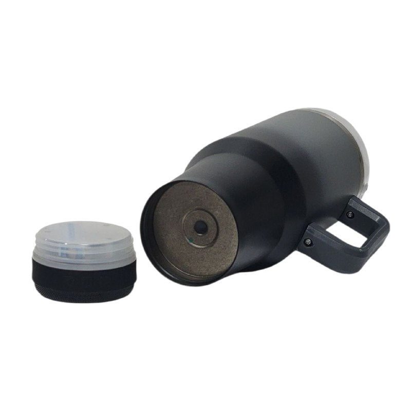 VASO TERMICO DE ACERO INOXIDABLE CON PARLANTE BLUETOOTH INCLUIDO, DOBLE PARED AISLADO AL VACIO CON ASA, CAPACIDAD 1200ML VACUUM