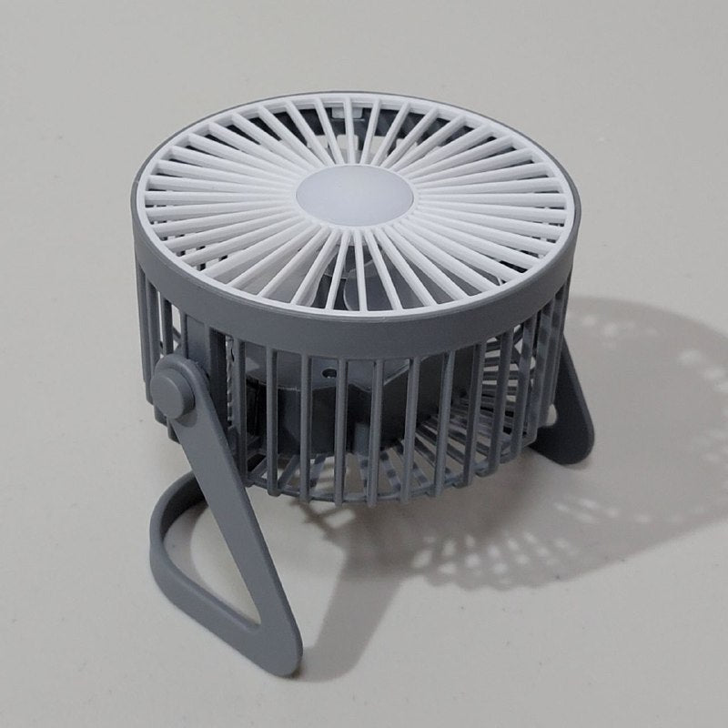 VENTILADOR DE MESA CON LUZ LED, BATERIA RECARGABLE USB COLOR GRIS DESKTOP FAN YT-M2030