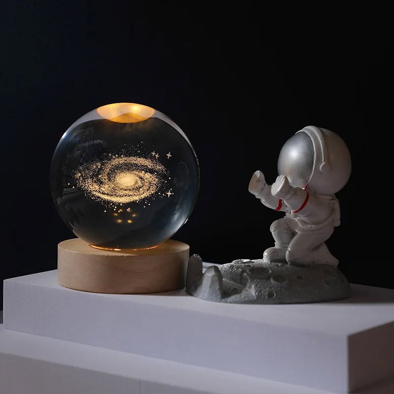 ADORNO DE ESFERA DE CRISTAL DE NOCHE DISEÑO DE GALAXIA O SISTEMA SOLAR 12X8X8CM