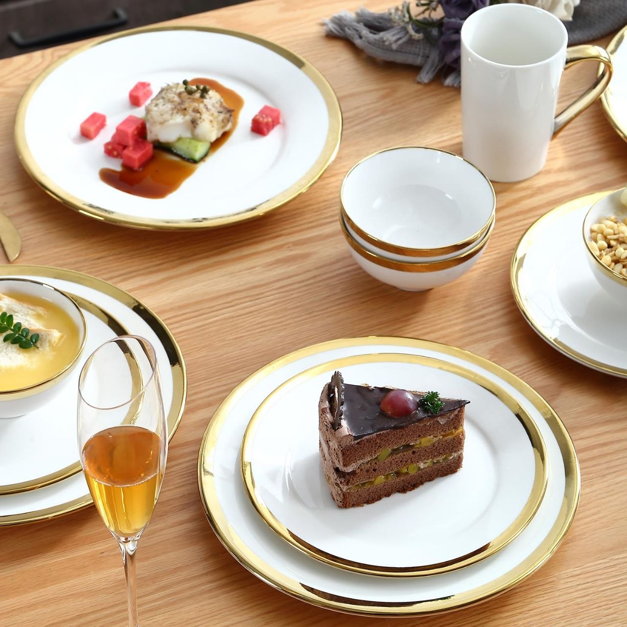 PLATO DE VIDRIO CON BORDE DORADO ESTILO JAPONES 18CM