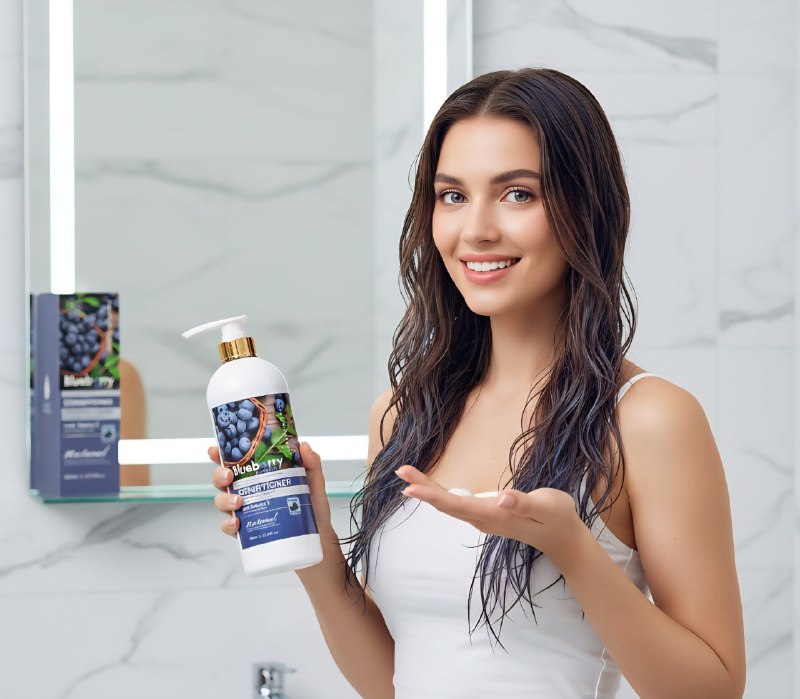 ACONDICIONADOR PARA EL CABELLO 800 ML DE ARANDANO HIDRATANTE Y NUTRITIVO, IDEAL PARA EL CABELLO DAÑADO Y CON PUNTAS ABIERTAS, CON VITAMINA E Y COLAGENO, HIDRATA PROFUNDAMENTE DANDO ELASTICIDAD, REDUCIENDO CAIDA, DANDO BR