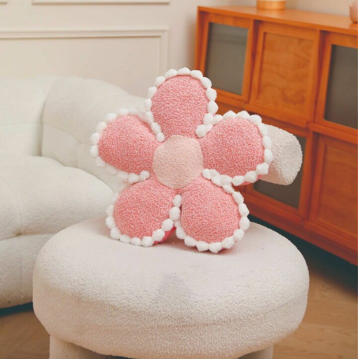 COJIN DECORATIVO EN FORMA DE FLOR 55X55CM