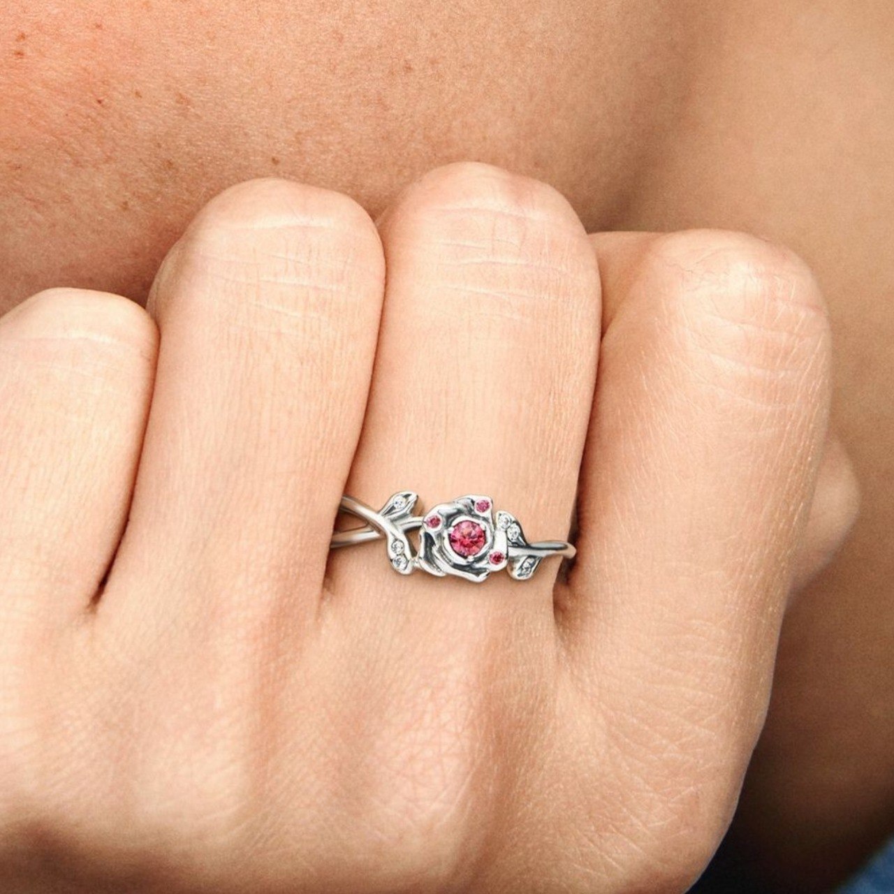 ANILLO PANDORA DE PLATA 9.25 DE PRINCESA BELLA DISNEY PESO: 1.8G