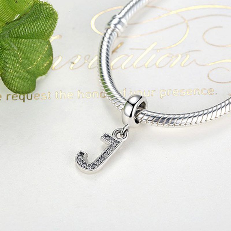 PCHARM797 LETRA J PANDORA PLATA 9.25