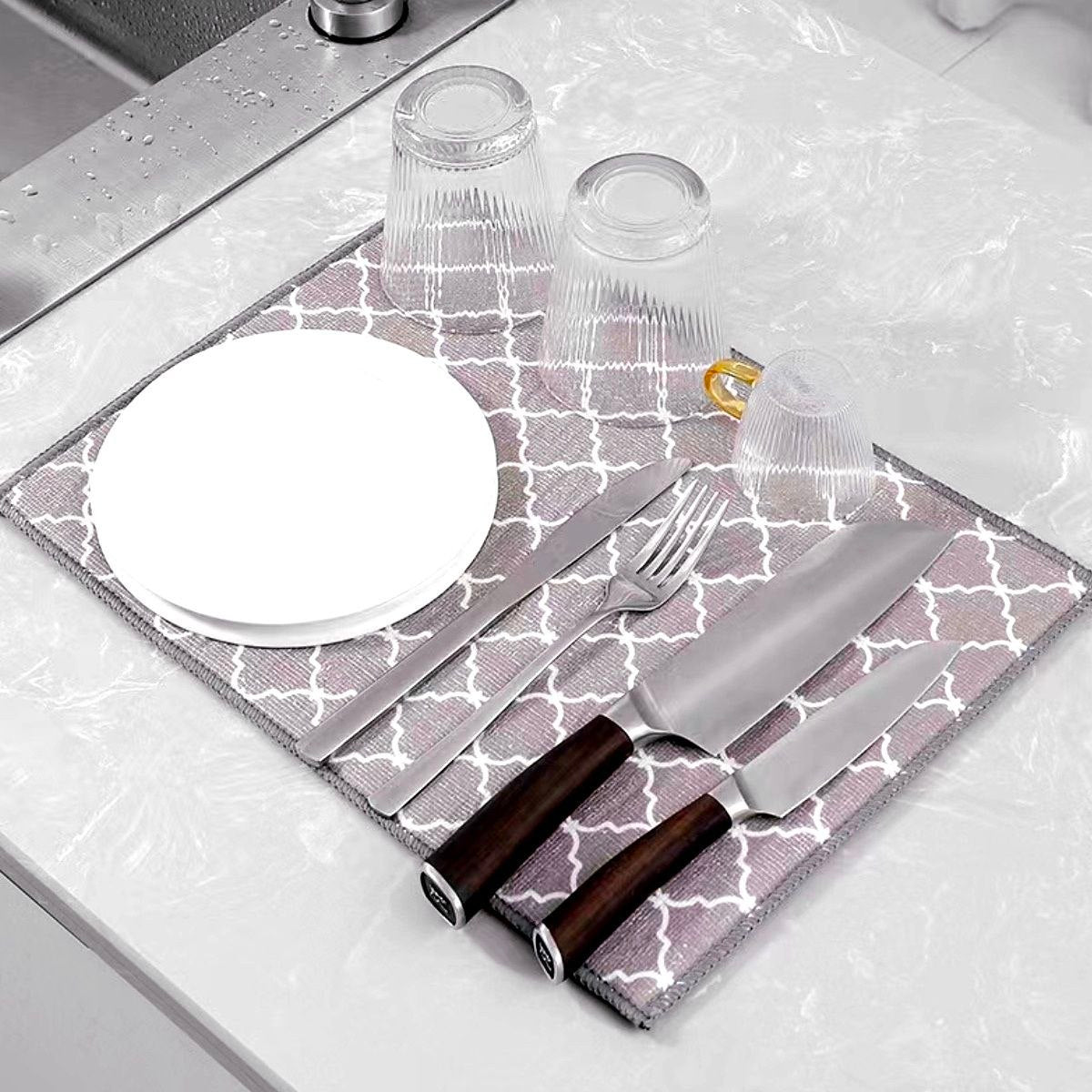 TAPETE SECAPLATOS PARA ABSORBER AGUA DE FORMA RÁPIDA Y EFICIENTE DURABILIDAD Y PROTECCIÓN ONLYSUN