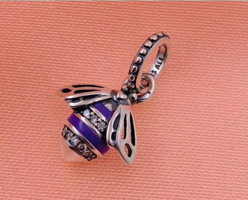 PCHARM2389  COLGANTE DE ABEJA COLOR MORADO