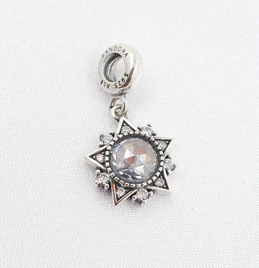 PCHARM2650   COLGANTE DE ESTRELLA CON CIRCONES TRANSPARENTES